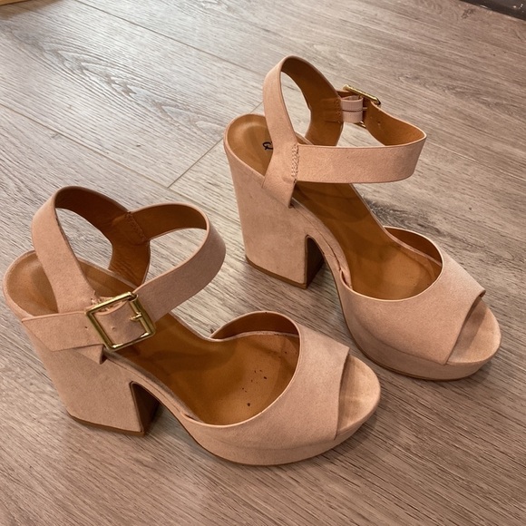 Qupid Pink Suede Heel Sandals - Picture 3 of 8